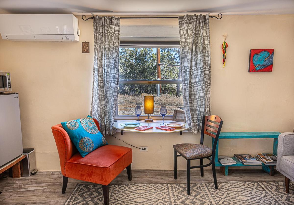 Pet Friendly Pinon Heaven Bed & Breakfast Canada de los Alamos Екстериор снимка