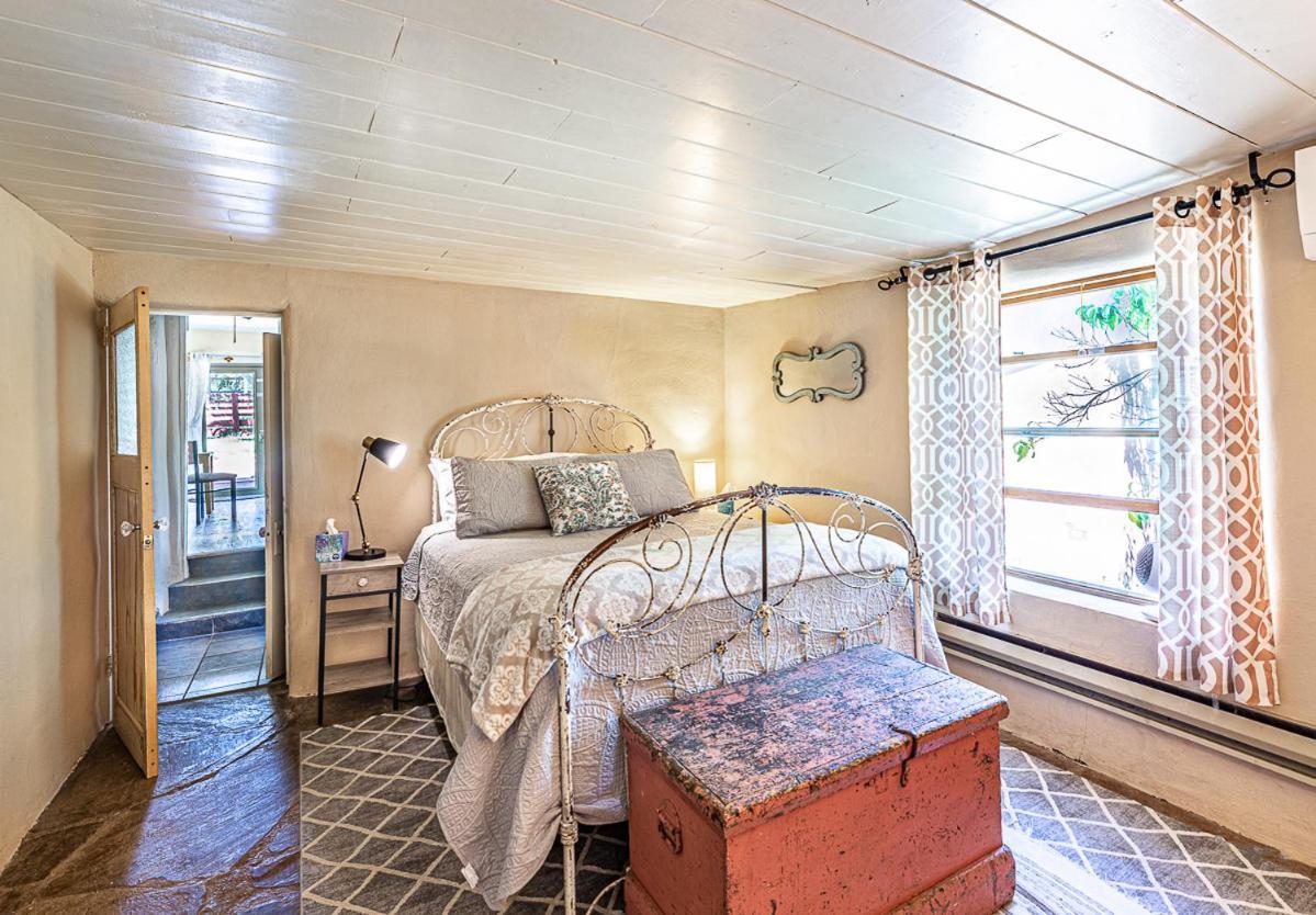 Pet Friendly Pinon Heaven Bed & Breakfast Canada de los Alamos Екстериор снимка