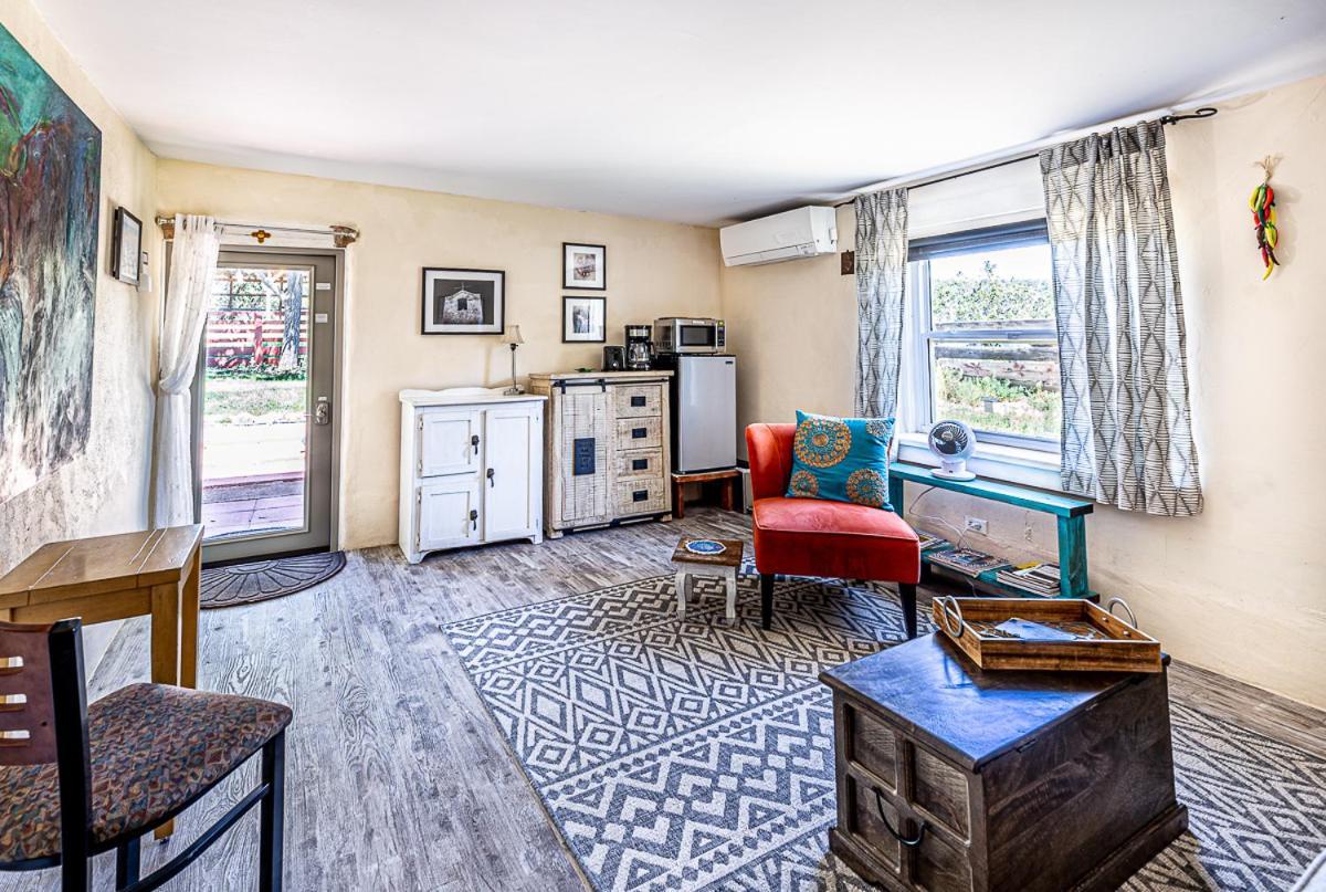 Pet Friendly Pinon Heaven Bed & Breakfast Canada de los Alamos Екстериор снимка